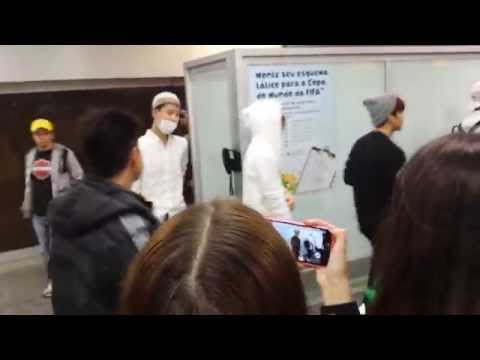 [FANCAM] 140607 B.A.P @ Galeão Airport (Brazil)