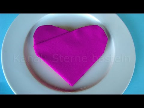 Servietten falten Herz - einfache Tischdeko zum Muttertag selber machen: Herz basteln