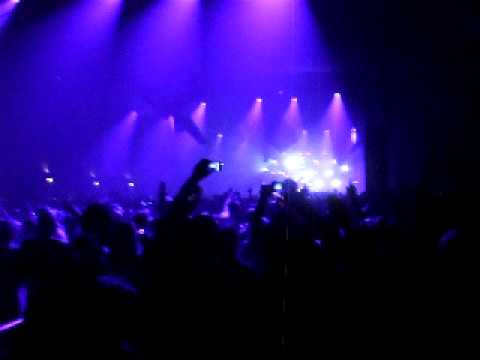 Steve Angello playing Avicii Levels at Creamfields 2011