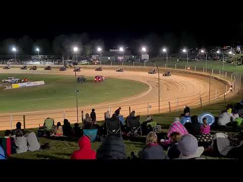 Kihikihi midgets feature race. 25/4/2021