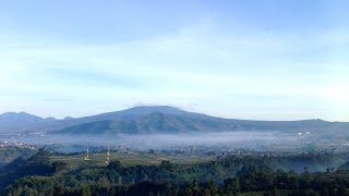 preview picture of video 'Tebing Keraton - Pemandangan Cantik di Bandung Utara'