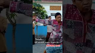 Download lagu STORY WA ODGJ LUCU NGAKAK 13 DETIK | Joget lucu orang gila #shorts #trynottolaugh #funnyvideos mp3