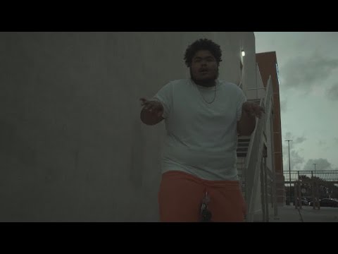 Mo Money Mo Problems (Official Music Video)