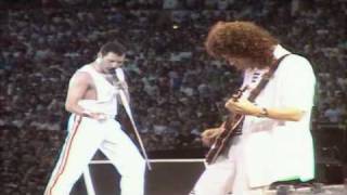 Video thumbnail of "Queen - I Want To Break Free (Live At Wembley)"