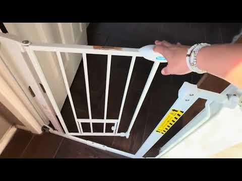 Carlson Extra Wide Walk‑Through Pet Gate Review — Wide Enough for Comfort or Too Wide to Work?