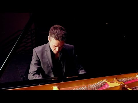 "Granada: Serenata," from "Suite Española, Op. 47,” by Isaac Albéniz. Paul Sánchez, piano.