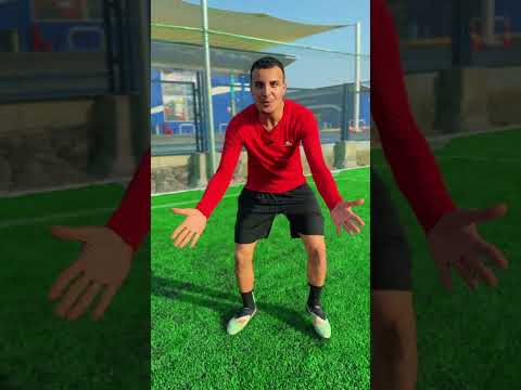 ⁨ لما تستلم الكورة وكل الفريق يبقى عنده رأي مختلف ⚽️😅#shorts #odey_amin #كرة_القدم
