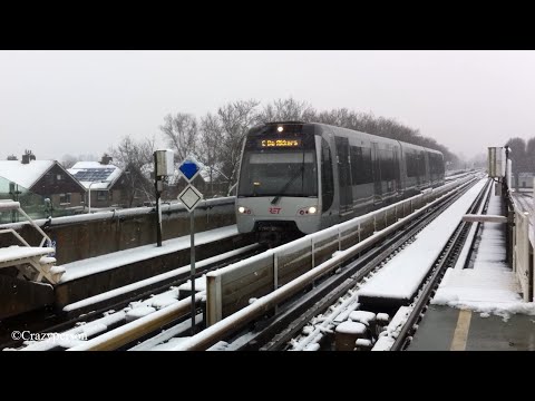 RET Metro SG3 (5627) in de sneeuw - aankomst Heemraadlaan op lijn C richting De Akkers