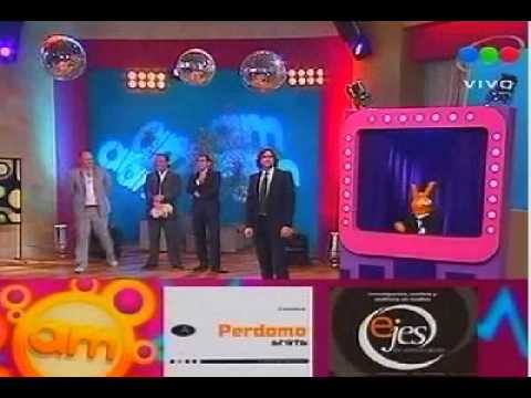 Looks boda Leo Montero y Maria Laura Bichi Tedesco por Benito Fernandez - AM 07/09/09 P. 2