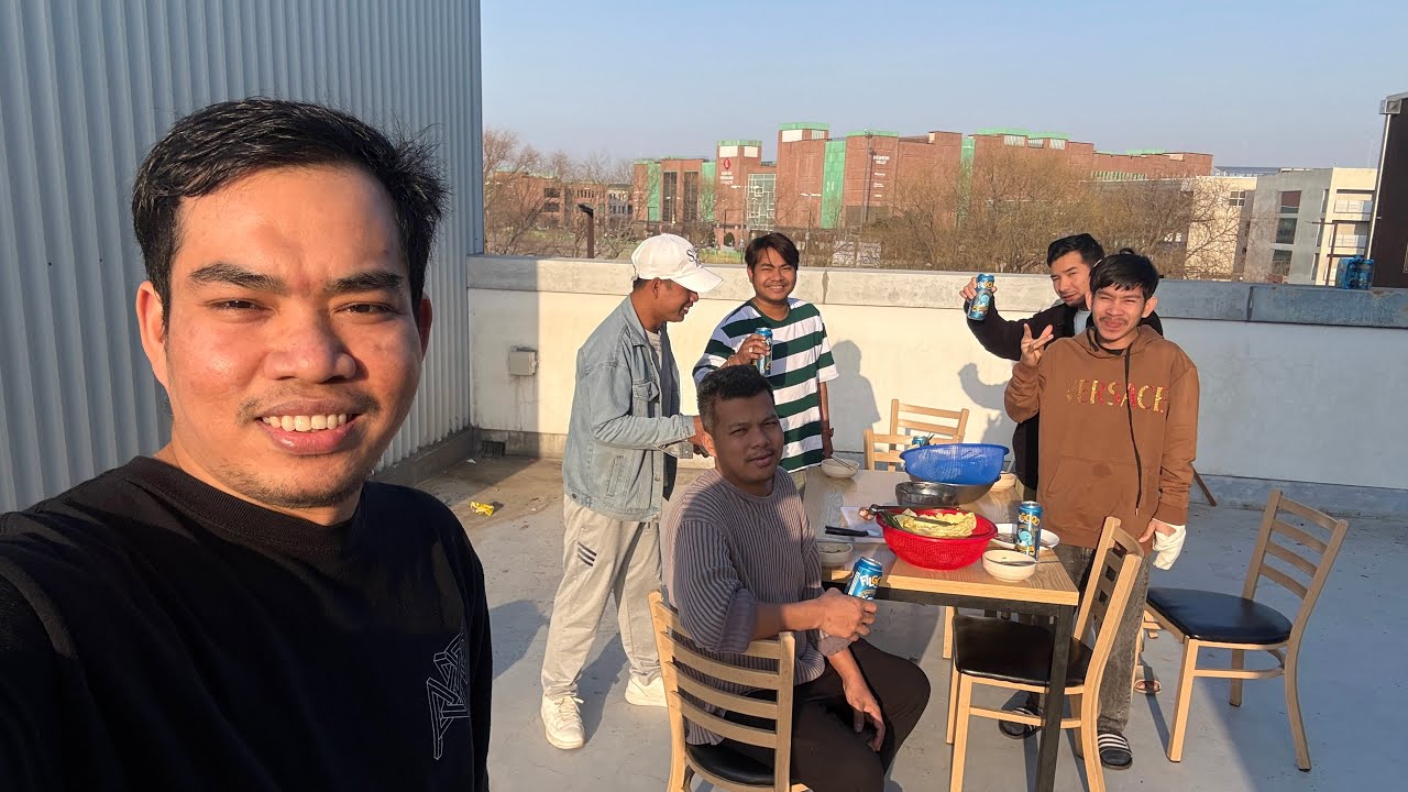 រីករាយចុងសប្តាហ៍អាំងសាច់ហូបជុំគ្នា🇰🇷