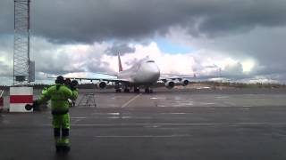 preview picture of video 'Marshaling an Asiana B744 @ GOT'