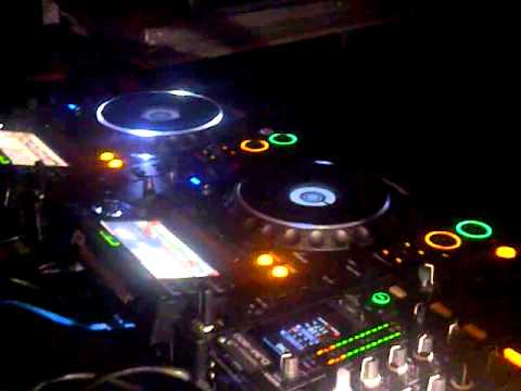 Dj Roog Live At Club Air In Amsterdam 04/05/2011