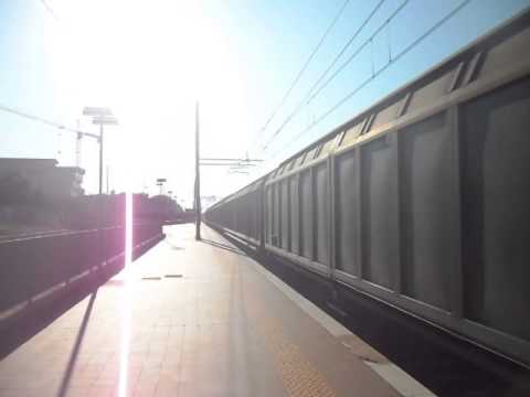 E652 042 in testa a un mercione con saluto