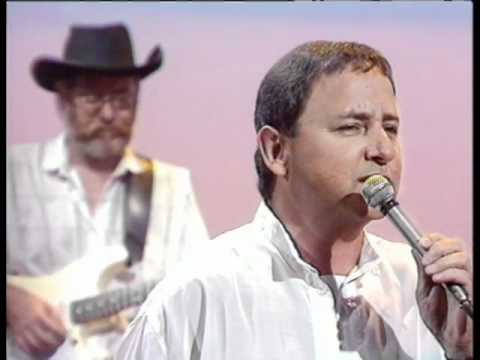 Video thumbnail for Kshehayonim Chozrot - כשהיונים חוזרות