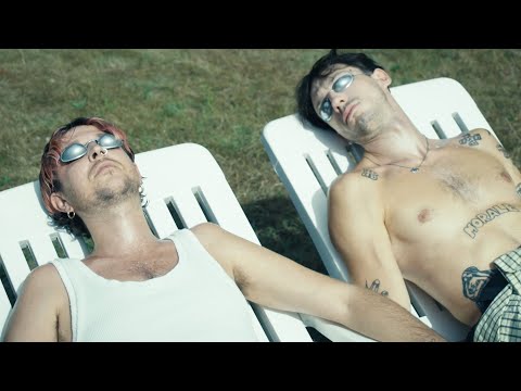 Roméo Elvis and Oscar and the Wolf