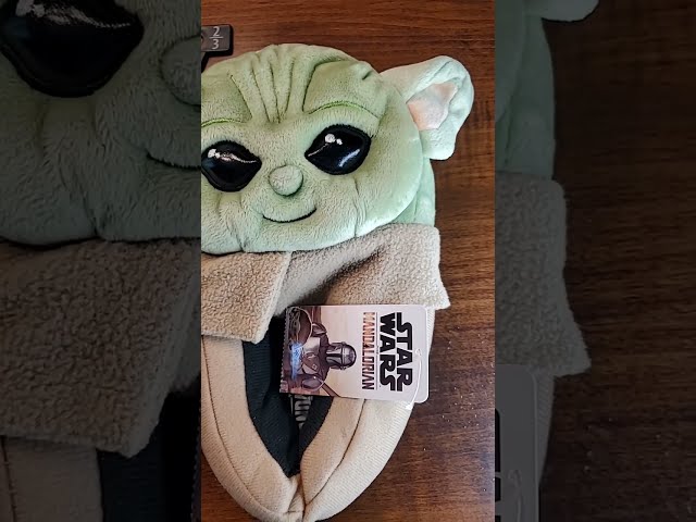 Vídeo relacionado con Zapatillas de Casa The Mandalorian licencia oficial/Pantuflas The Mandalorian cómodas, suaves y antideslizantes Talla 42/43