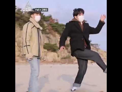 Jinki lost his balance so he fell head over heels 😂😅 #shinee #onew #leejinki