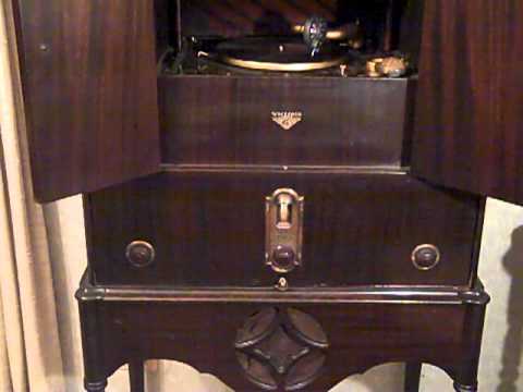 JAZZ PILOTS HARRY RESER TOM STACKS - SLEEPY-TIME GAL - ROARING 20'S VICTROLA.MP4