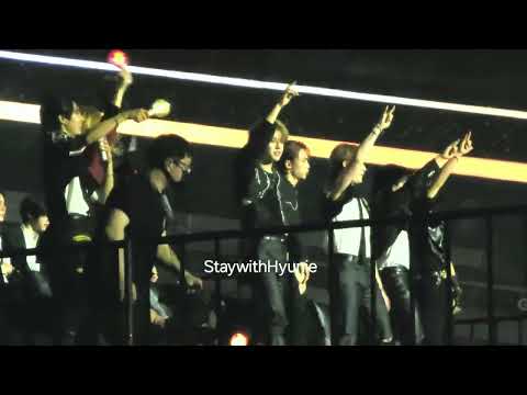 GDA 2024 in Jakarta - Artist Zone - Stray Kids reaction to Le Sserafim and YB