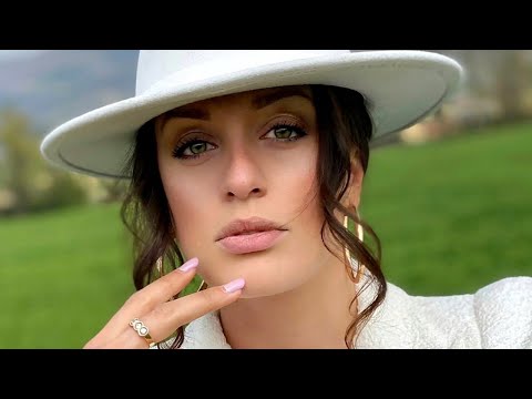 Alessia Pintosi  cantante lirica, soprano, modella racconta il suo progetto musicale