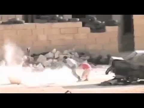 طفل سوري، مذهل يراوغ القناص...وينقذ طفلة صغيرة