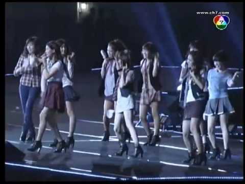 SNSD SM TOWN 2008 Live in Bangkok - Kissing You