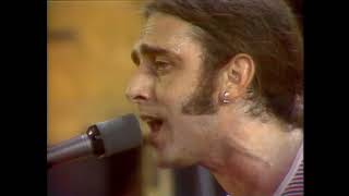 Music video thumbnail preview for Offenbach - Promenade sur Mars (Live au Jardin des Étoiles, 1975) [Clip officiel] by Offenbach