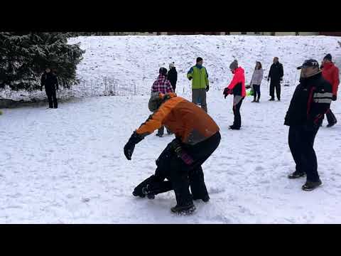 Rugby U10 - skládka rodiče na sněhu