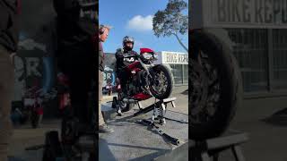 Triumph Street Triple 675 - #wheelie #shorts