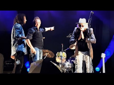 Louis Bertignac Finish " Ces Idées La " Au Festival E'Puisaye Saint Sauveur en Puisaye 20 août 2022