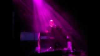 SIEMPRE BRILLA EL SOL - LA CASA AZUL - CONCIERTO MALAGA (11/05/2012)