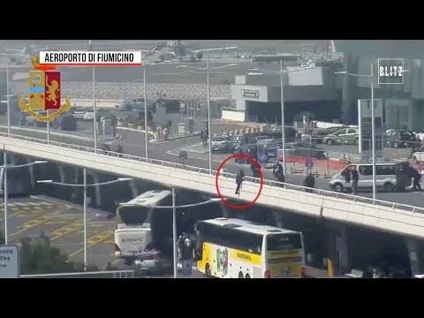 Minaccia di buttarsi nel vuoto a Fiumicino: algerino salvato dalla polizia