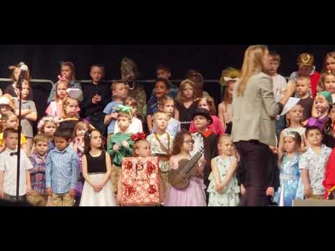 CHARLEE'S 1ST SCHOOL CONCERT! (PART 2) - KINDERGARTEN