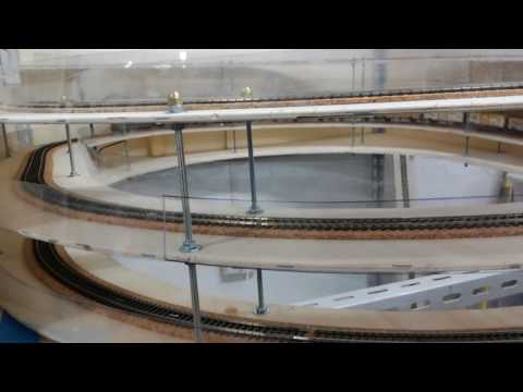 Enrico57 - D345 Roco con 16 carri sale sull'elicoidale con disinvoltura la pendenza del 2,3%