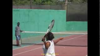 preview picture of video '2009 Sénégal   Dakar,  Tennis au Club  Olympique, Les Services du Prof'