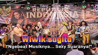 Download lagu Wiwik Sagita, ngebeat musiknya… sexy suaranya! 🔥🎶ODGJ Sinar Djaja live in Gresik  mp3
