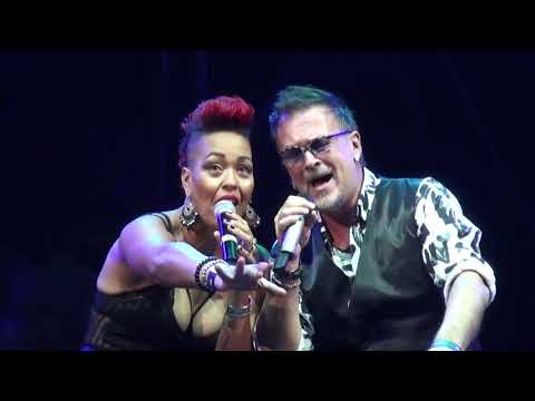 Maya Azucena with famous Croatian singer Gibonni (Mirakul)