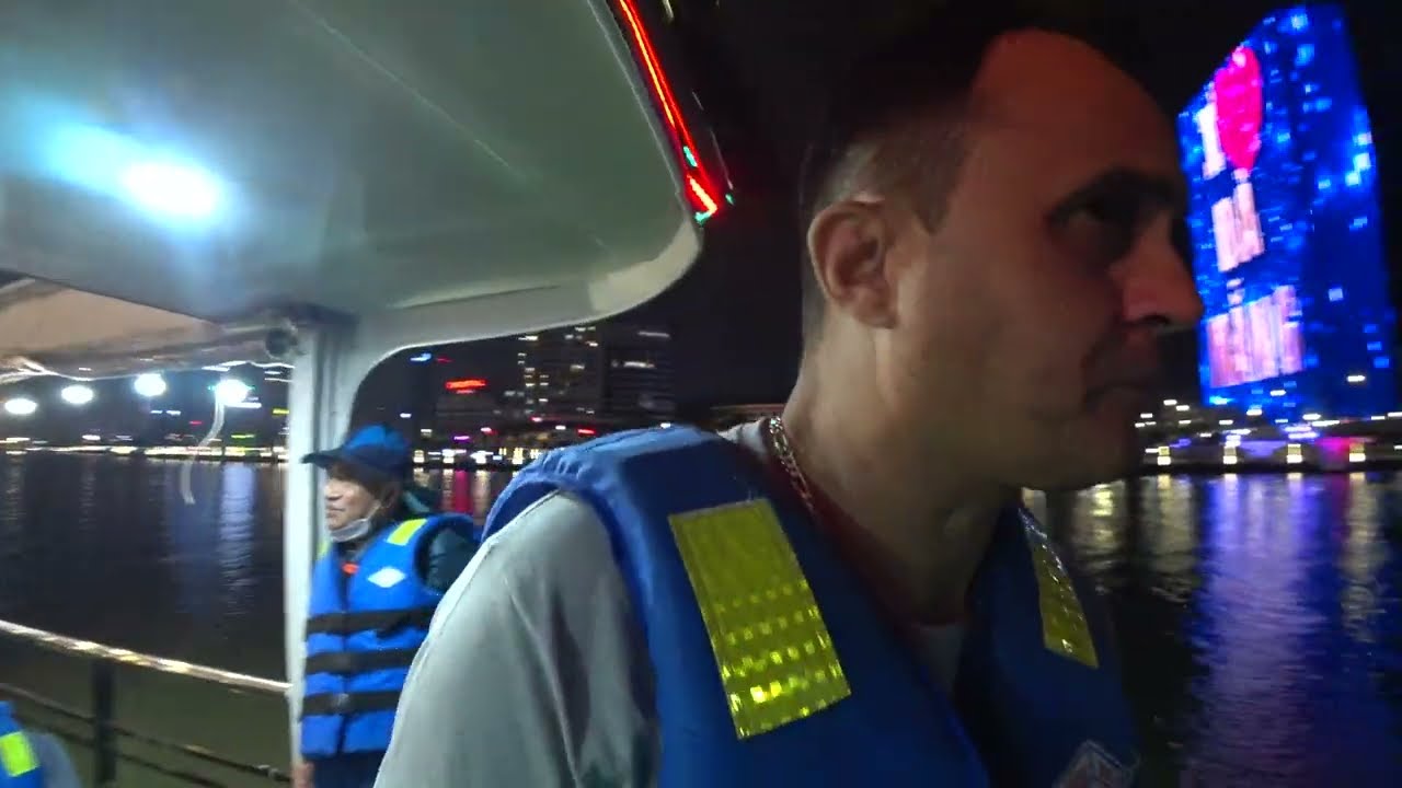 Experience a fascinating peek of Da Nang Han River Cruise.