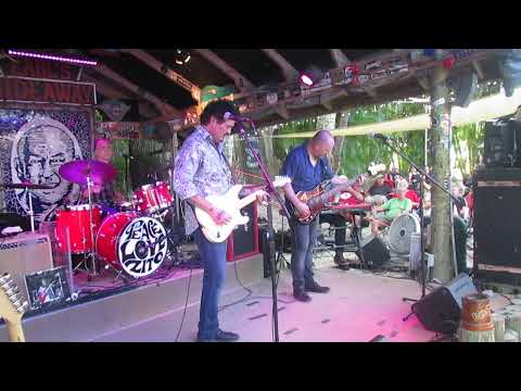 MIKE ZITO BRINGS HIS BLUES TO EARL'S HIDEAWAY. 12-19-2021