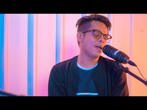 Kasyara - Menangis Diam Diam | Live at Voks Music Room