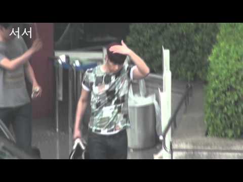 [FANCAM] 110703 After Inkigayo/Leaving SBS Building - Chansung focused