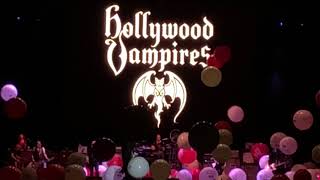 Hollywood Vampires, School’s Out / Another Brick In The Wall, Wembley Arena, June 20 2018
