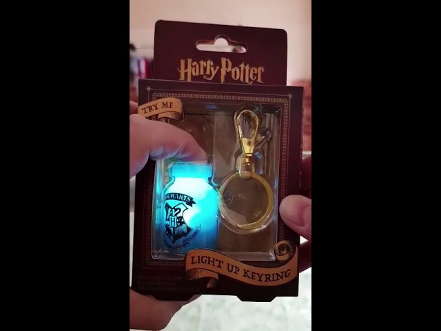 Vídeo relacionado con Grupo Erik Llavero Hogwarts - Regalos : Llaveros originales | Llaveros niños cumpleaños merchandising