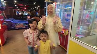 Download lagu NAY PLAYS AT TIMEZONE | Nay and family mp3
