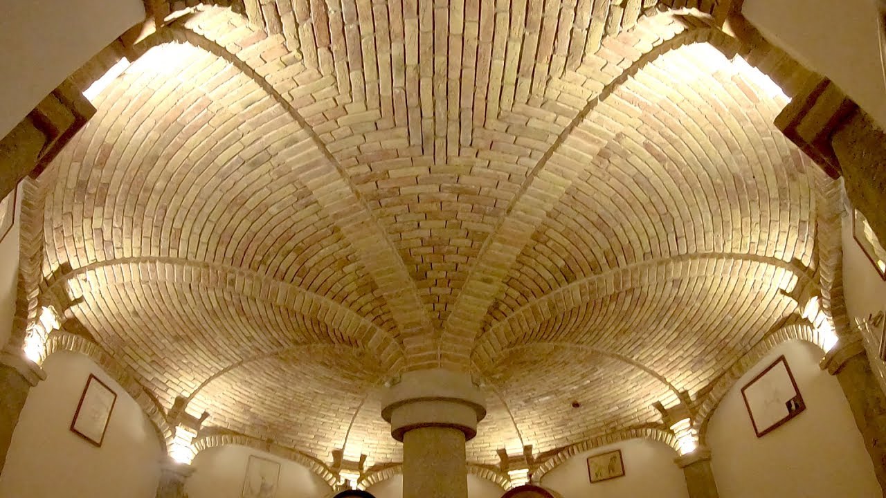 Barricaia con volta a cupola elicoidale — Ronc dai Luchis, Faedis, Friuli