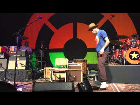 Ben Harper Kickflip on Fillmore stage - skate, skateboard