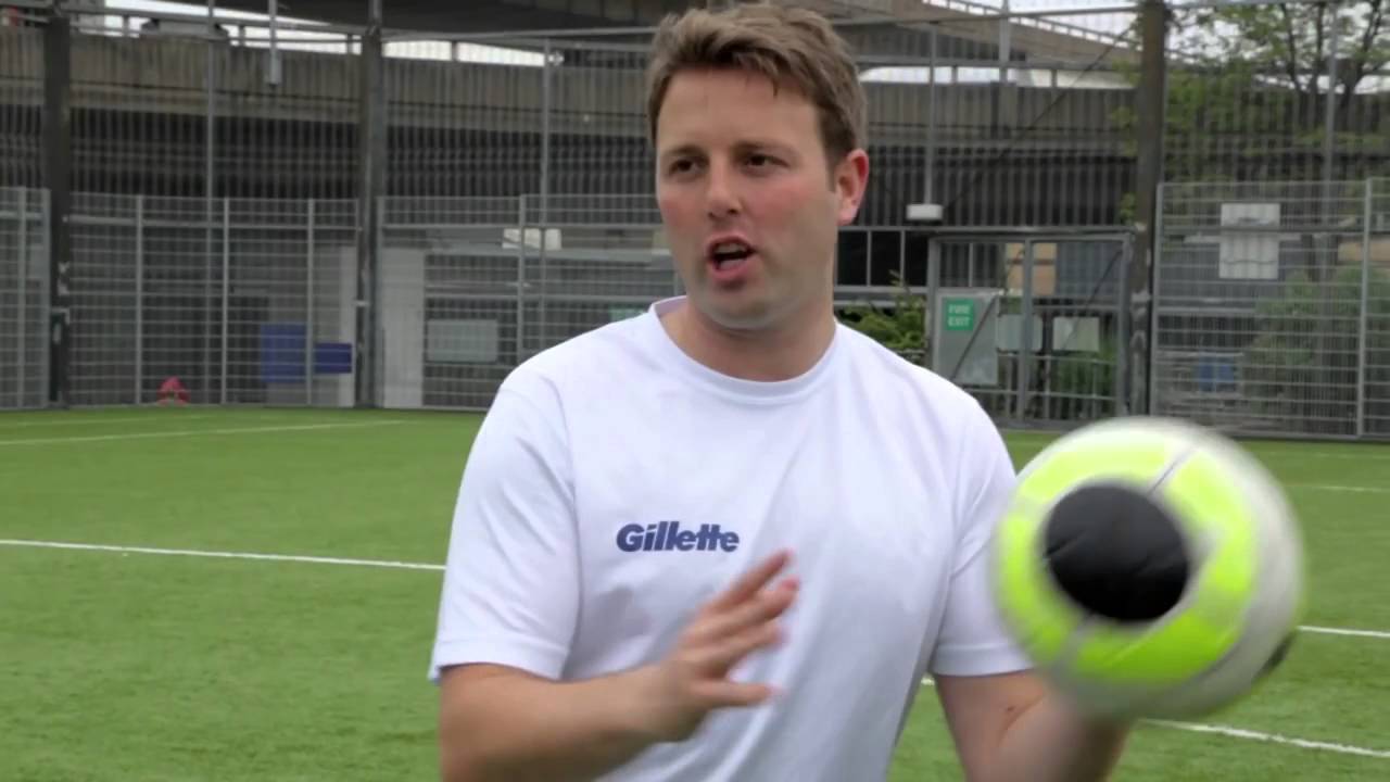 Learn David Beckham Free kick   STRskillSchool curve ball football Tutorial   YouTubevia torchbrowse