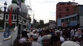 preview picture of video 'Eid al-Fitr 2013 jamaat at Shahi Eidgah Sylhet Bangladesh'