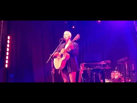 Molly Millington, "October", live at The Vanguard, Newtown on 20th May 2022