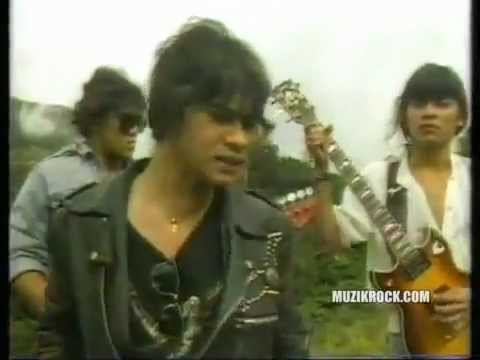 Wings -Taman Rashidah Utama Video Clip.flv
